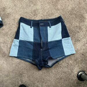 Cute lil Jean short set, can be dressed up with heels or flats.